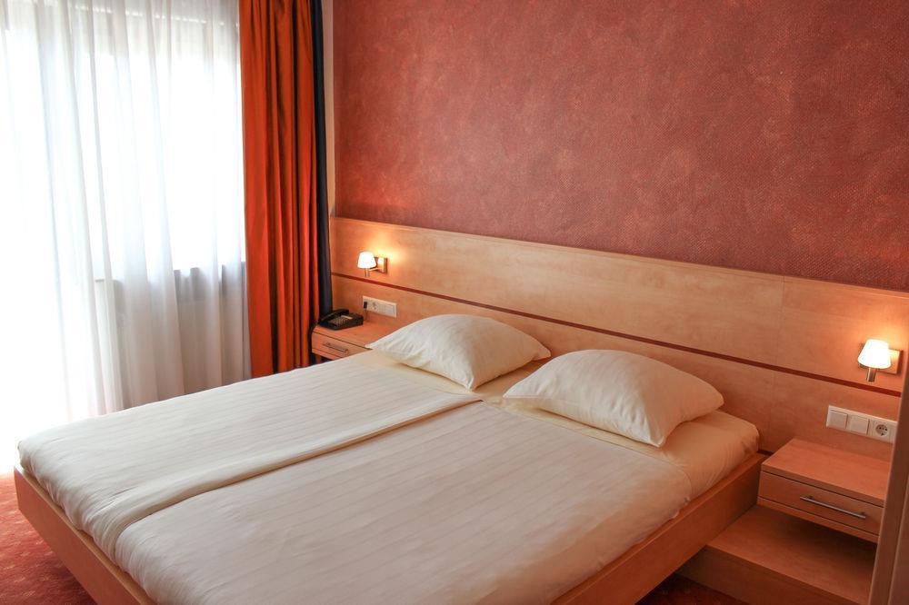 Terra Ventura Hotel Resort Spa Gondorf Exterior foto
